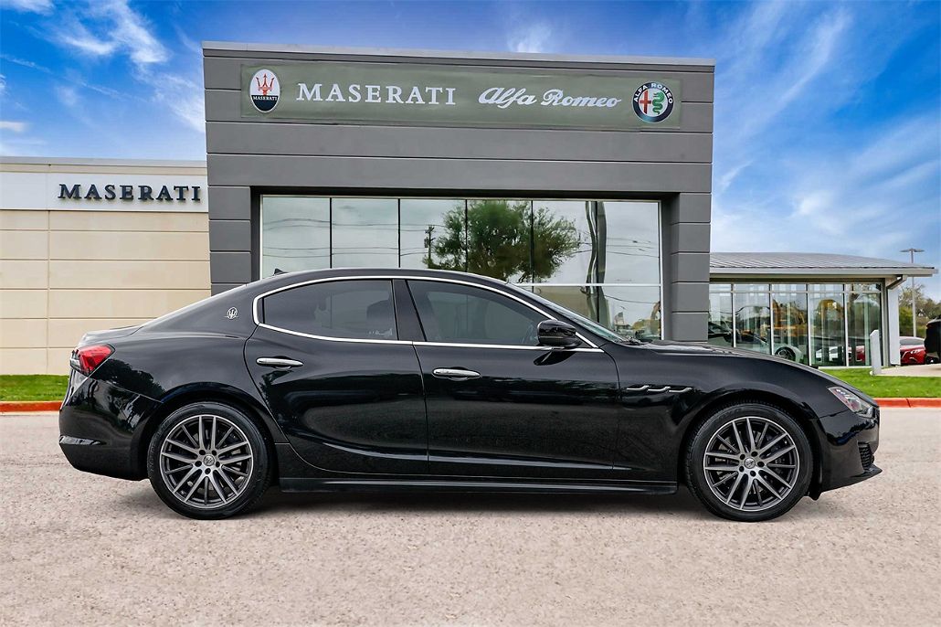 2021 Maserati Ghibli S image 3
