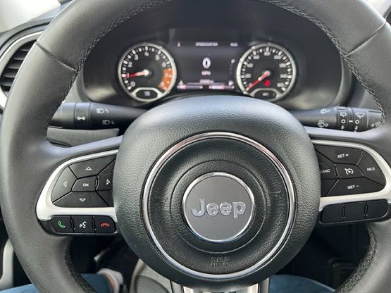 2021 Jeep Renegade photo 11