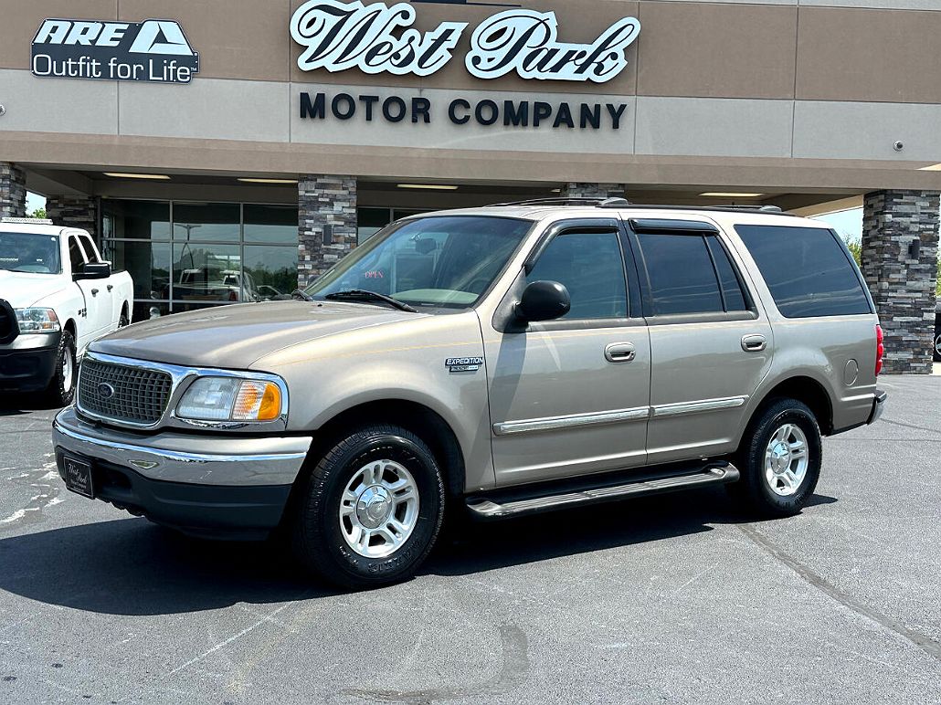 2001 Ford Expedition XLT image 0