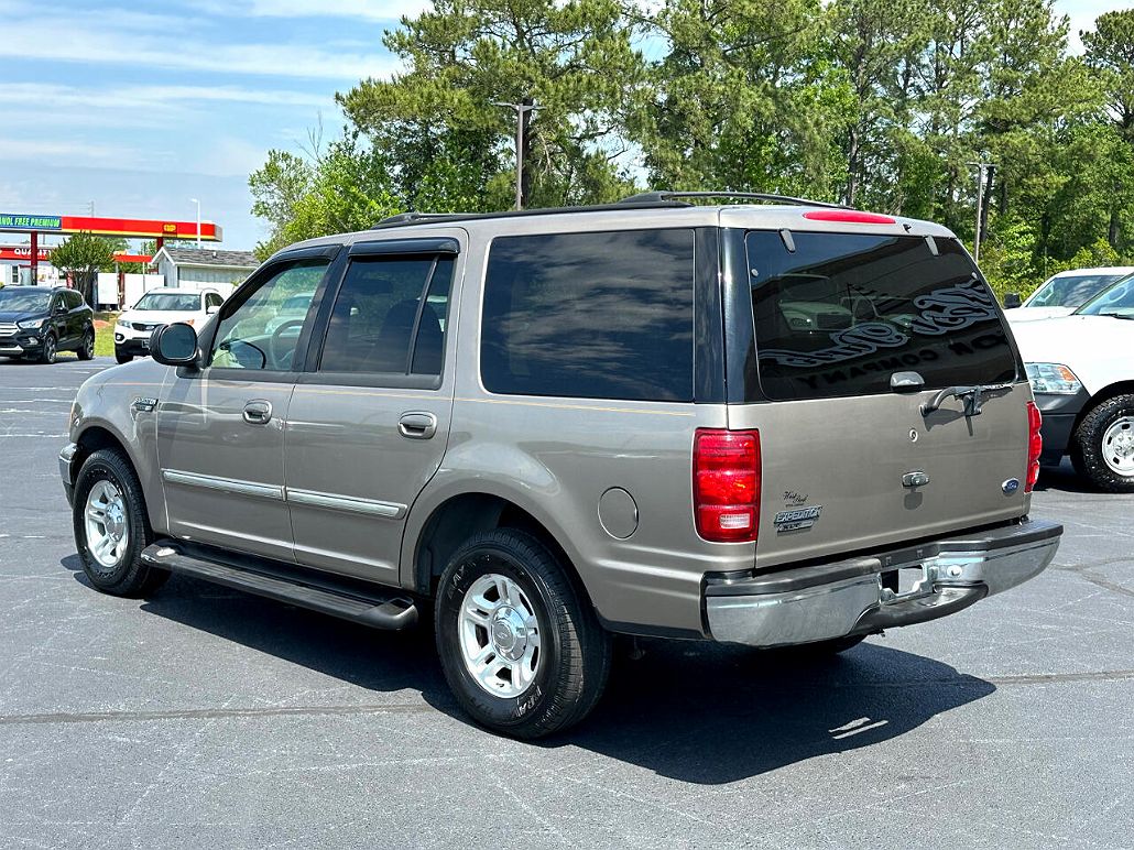 2001 Ford Expedition XLT image 2