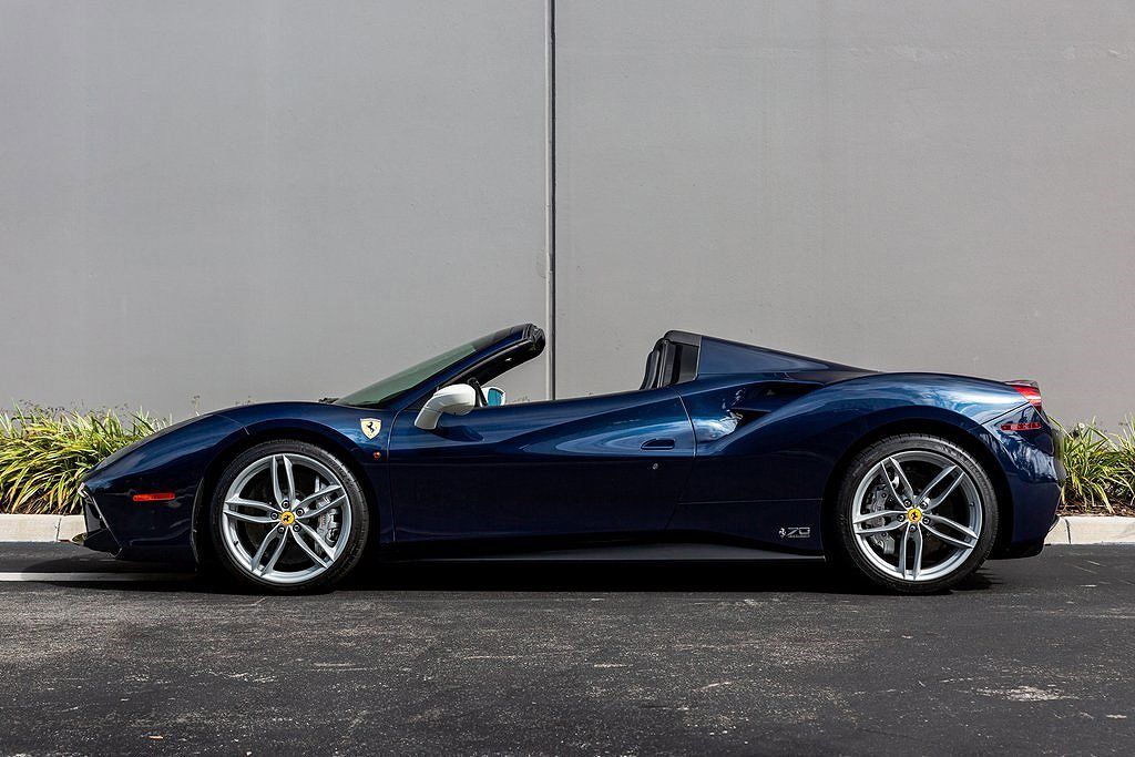 2018 Ferrari 488 Spider image 1