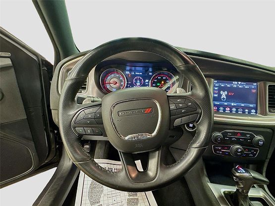 2019 Dodge Charger SXT photo 11