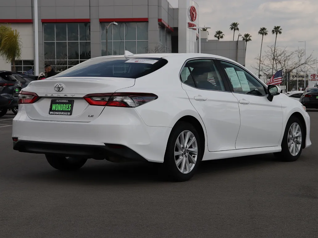 2023 Toyota Camry LE image 4