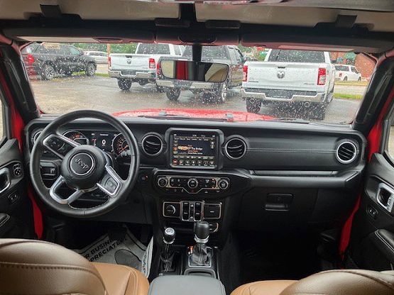 2023 Jeep Wrangler Sahara photo 11