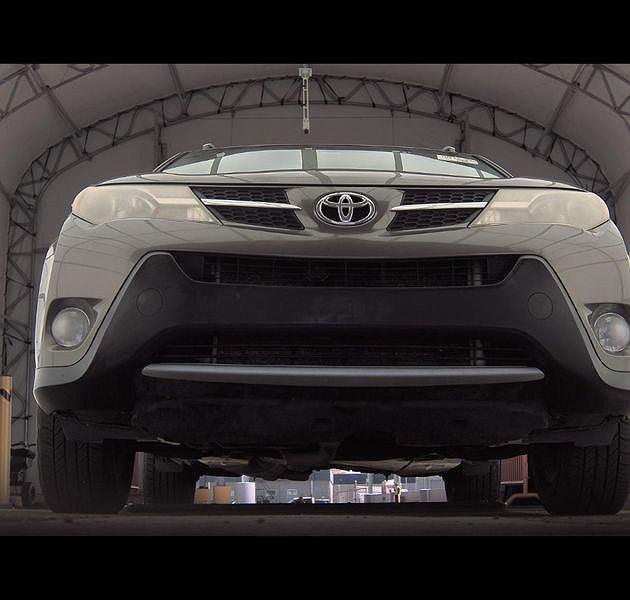 2015 Toyota RAV4 XLE image 3