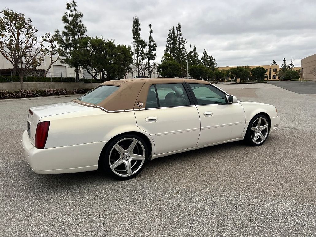 2005 Cadillac DeVille DTS image 5