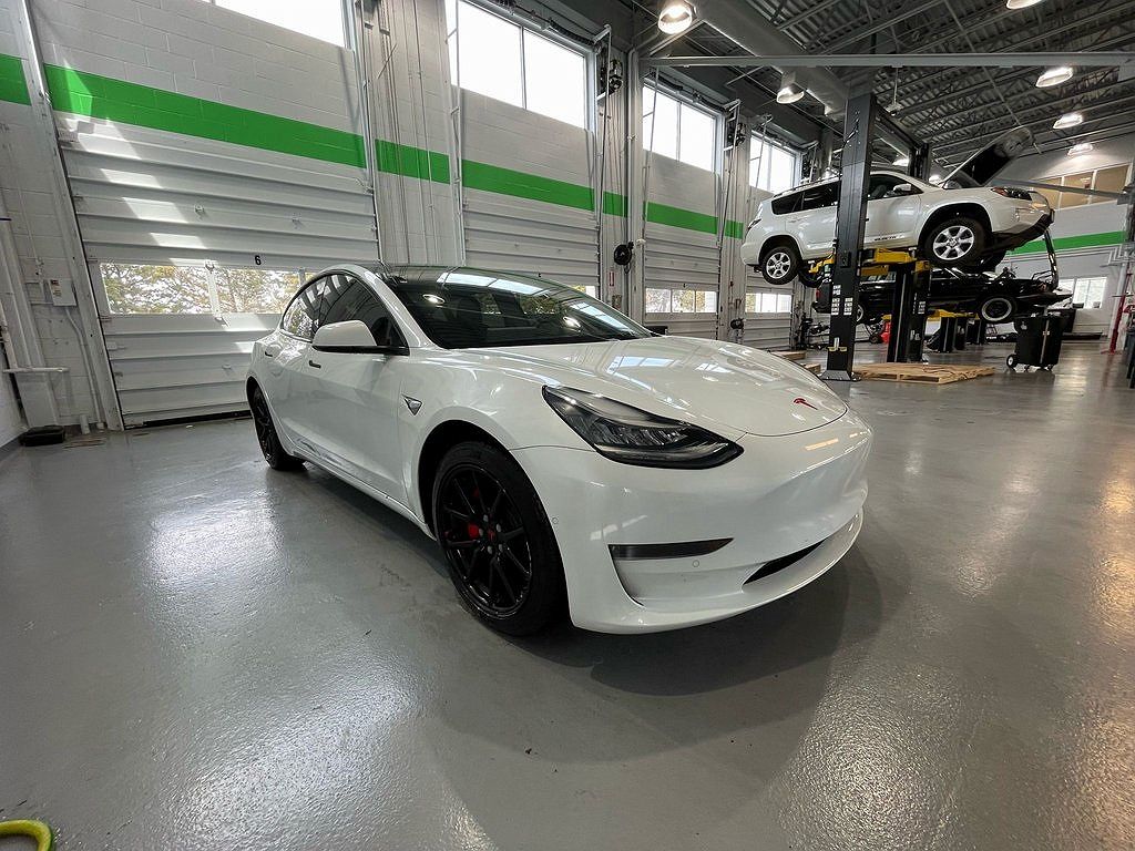 2020 Tesla Model 3 Standard Range image 6