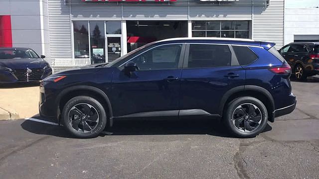 2024 Nissan Rogue SV image 4