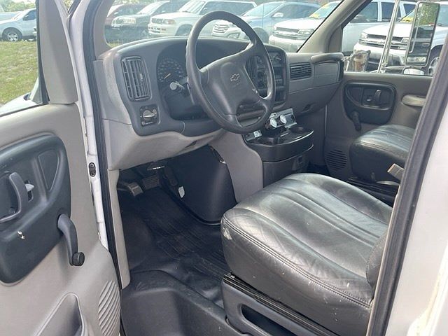 1997 Chevrolet Express 3500 image 9