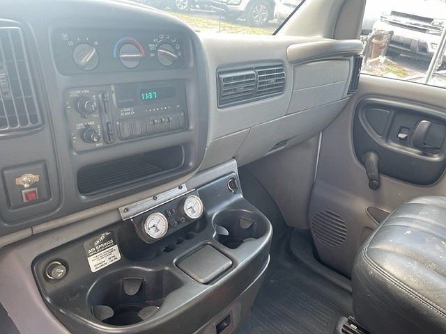 1997 Chevrolet Express 3500 image 12
