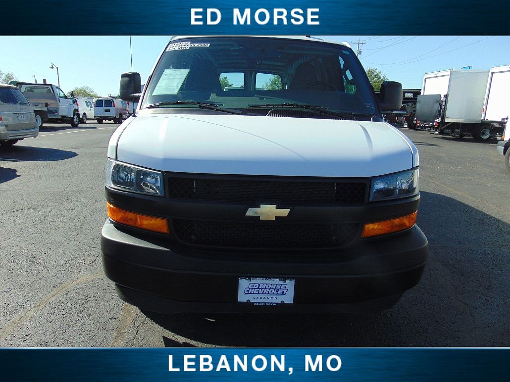 2022 Chevrolet Express 2500 image 1