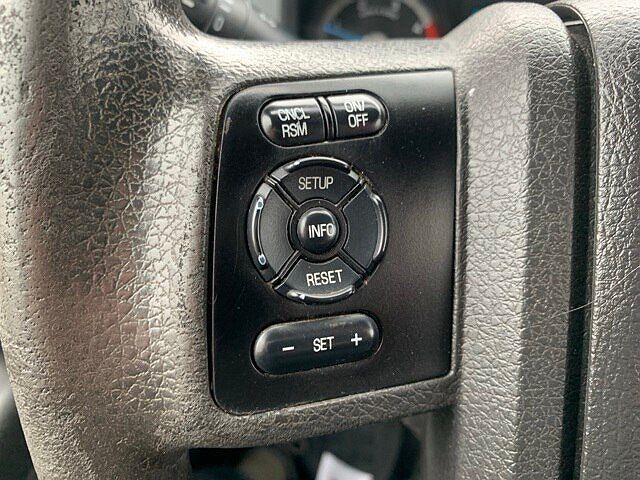 2014 Ford F-550 null image 18