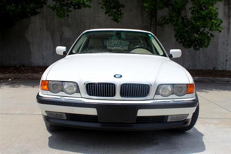 2000 BMW 7 Series 740i image 1