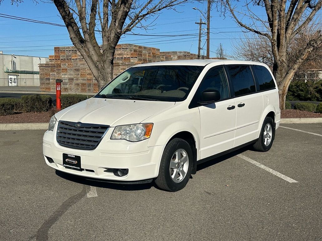 2008 Chrysler Town & Country LX image 0