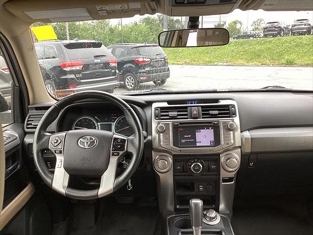 2015 Toyota 4Runner null image 13