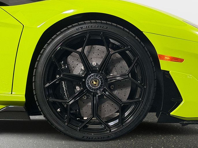 2020 Lamborghini Aventador