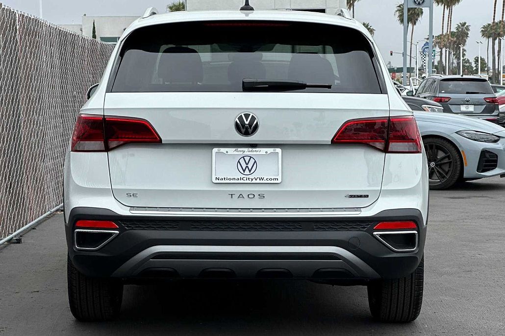 2024 Volkswagen Taos SE image 5