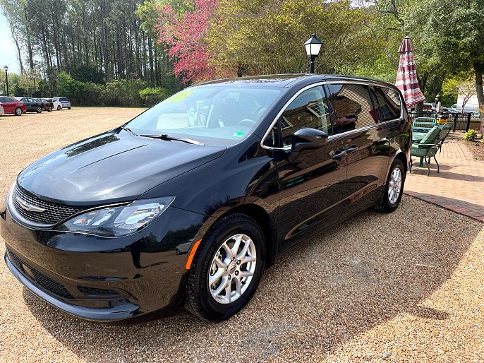 2022 Chrysler Voyager