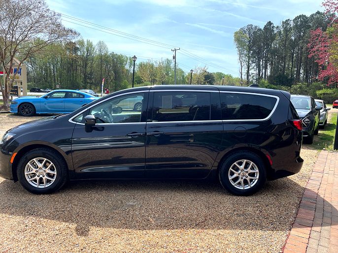 2022 Chrysler Voyager