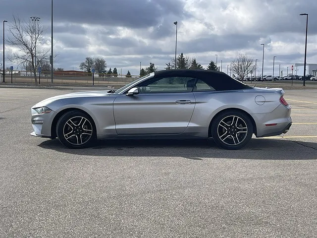 2020 Ford Mustang null image 5
