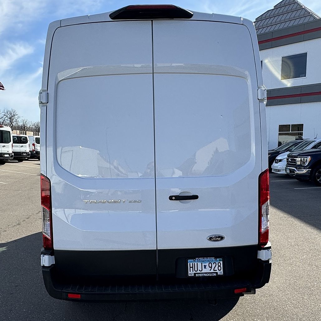 2022 Ford Transit null image 2