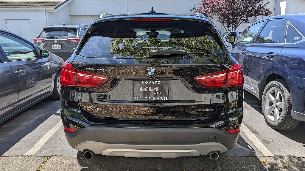 2018 BMW X1 xDrive28i image 2