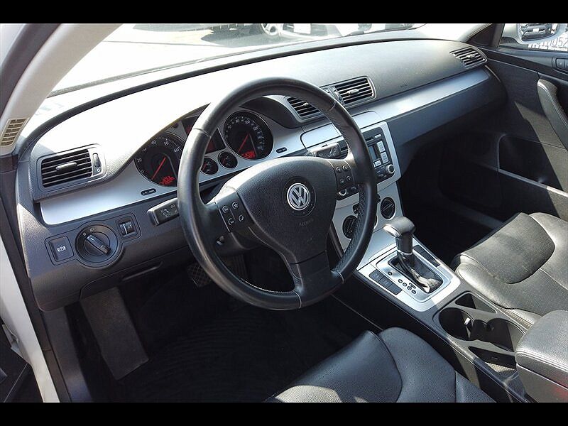 2009 Volkswagen Passat Komfort image 6