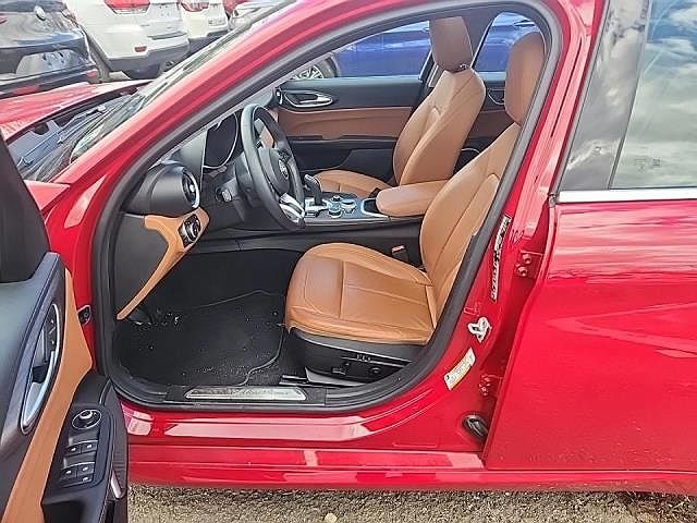 2021 Alfa Romeo Giulia Ti image 1