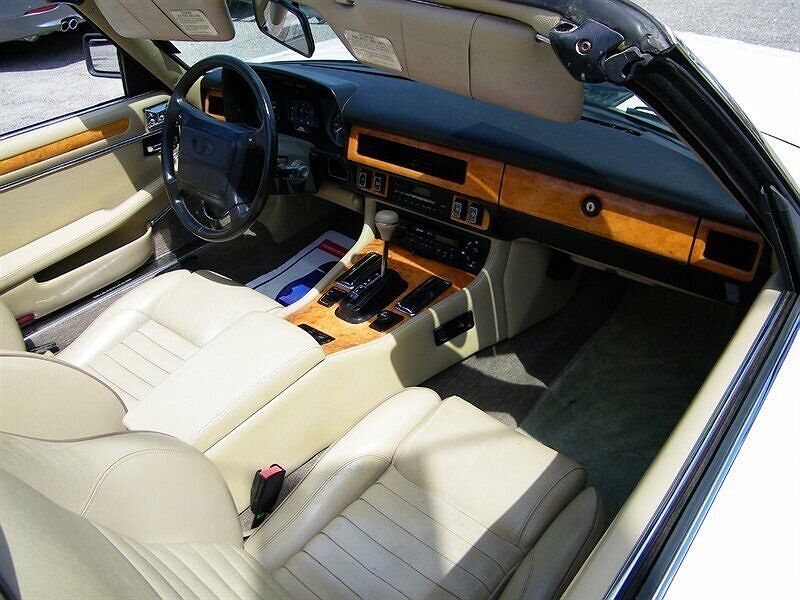 1990 Jaguar XJ XJS image 12