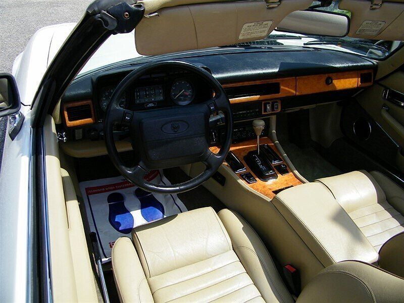1990 Jaguar XJ XJS image 13