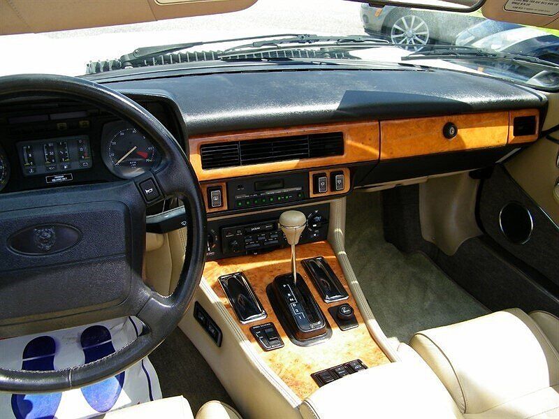 1990 Jaguar XJ XJS image 15