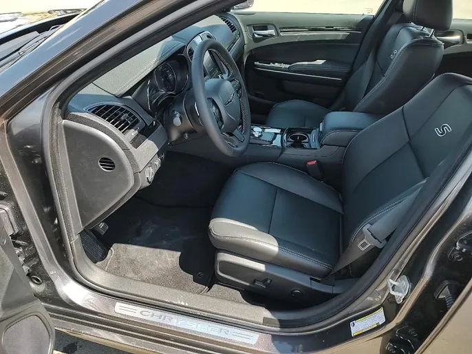 2023 Chrysler 300