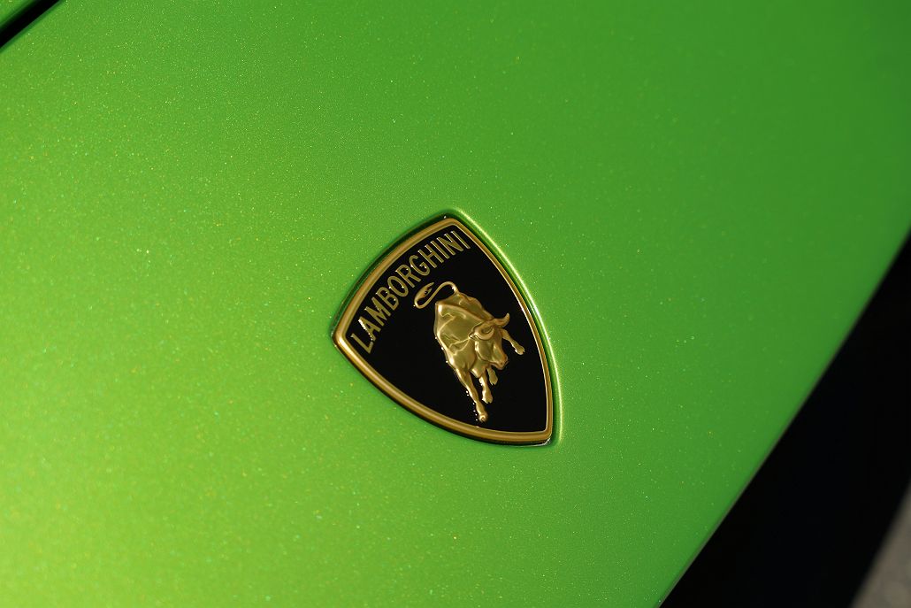 2024 Lamborghini Huracan Tecnica image 3