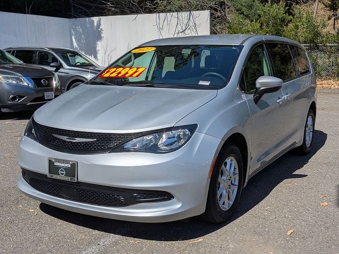 2023 Chrysler Voyager
