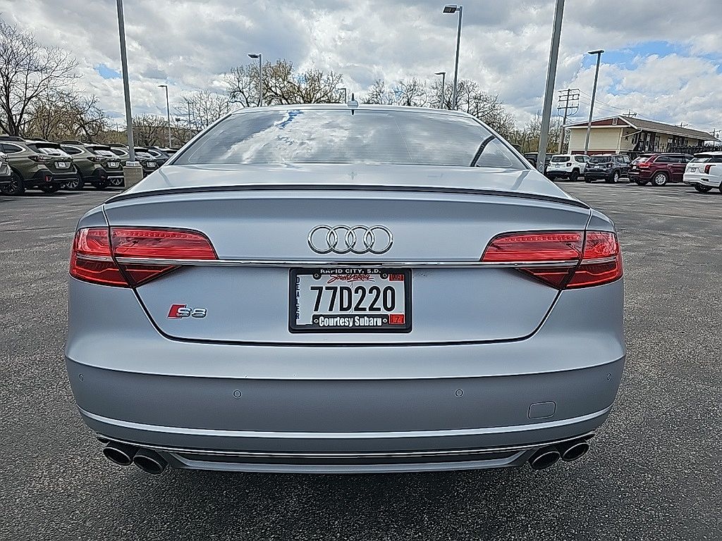 2017 Audi S8 Plus image 5