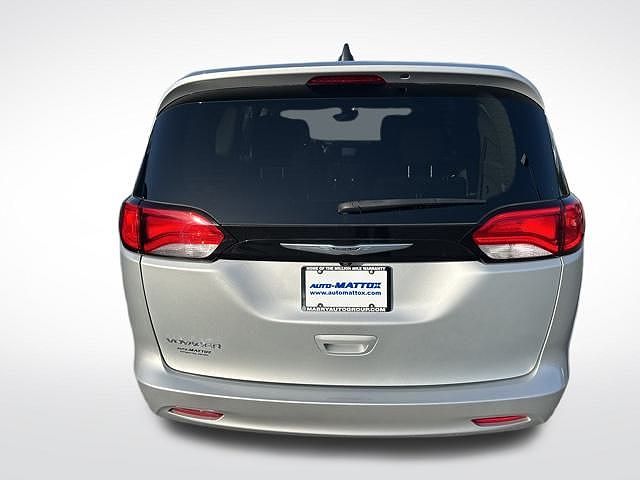 2023 Chrysler Voyager