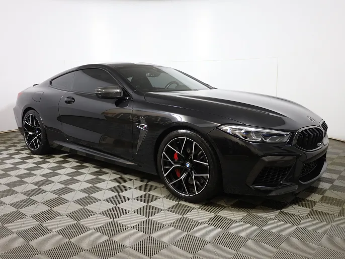 2022 BMW M8