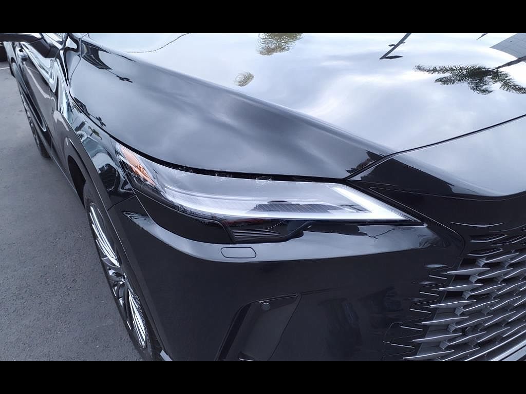 2024 Lexus RX 450h+ image 2