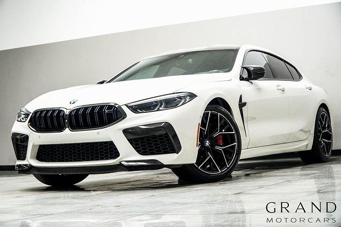 2022 BMW M8