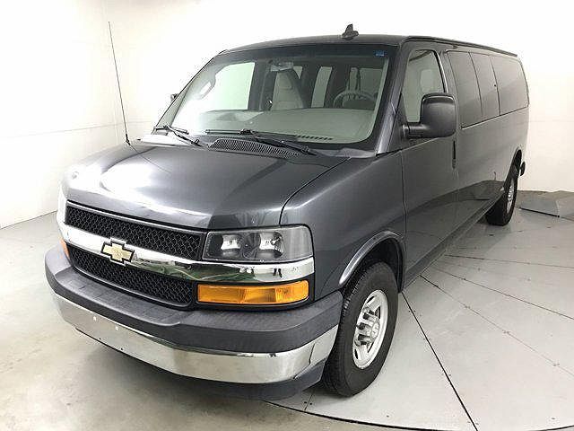 2017 Chevrolet Express 3500 image 0