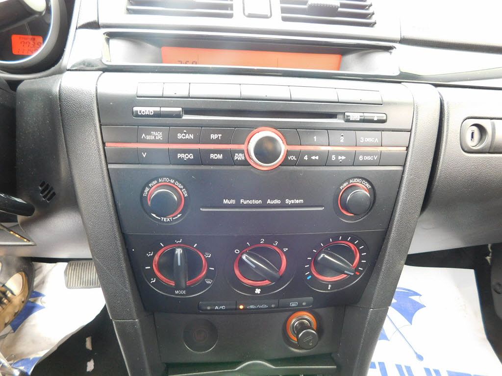 2005 Mazda Mazda3 i image 9