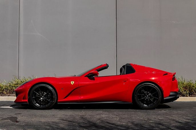 2021 Ferrari 812 GTS