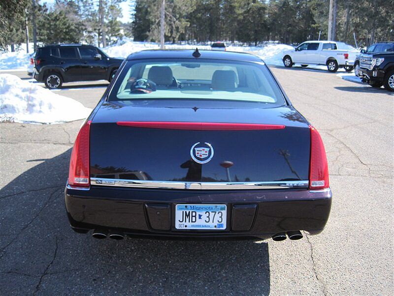 2009 Cadillac DTS null image 5