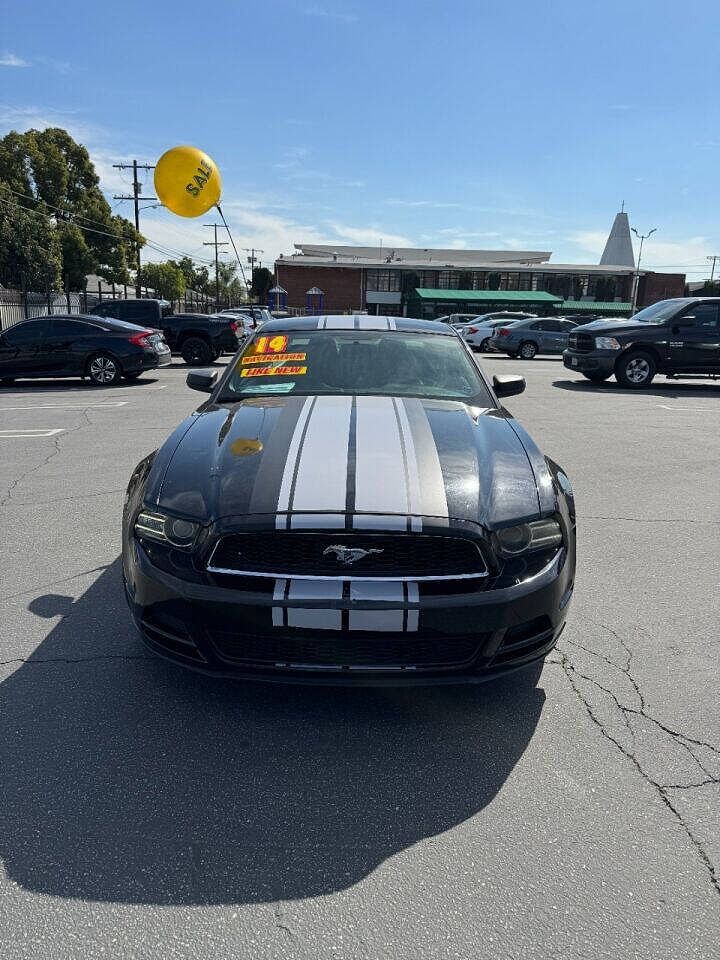 2014 Ford Mustang null image 2