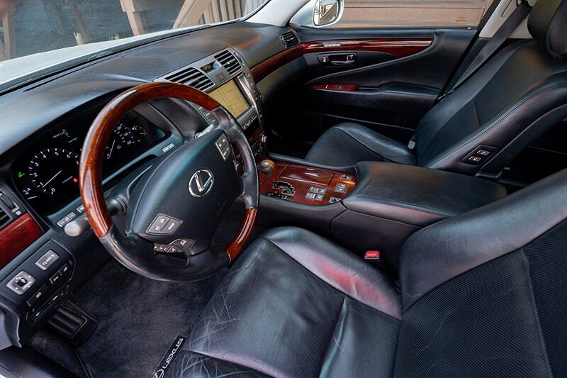 2009 Lexus LS 460 image 7