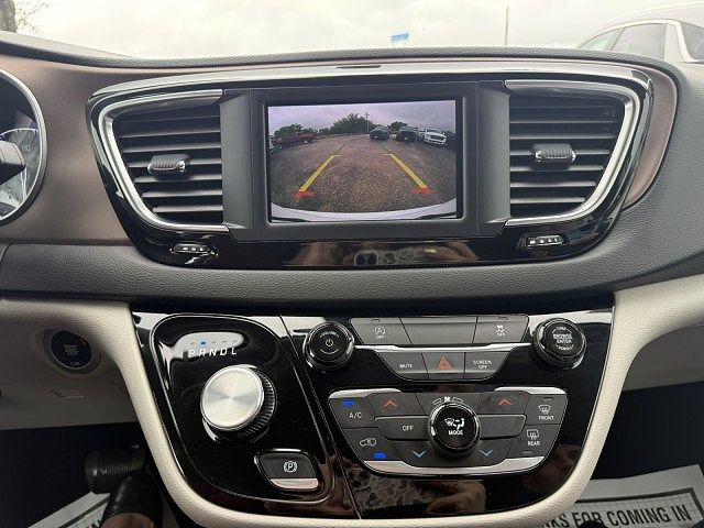 2024 Chrysler Voyager