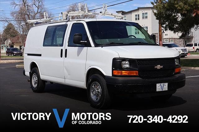 2010 Chevrolet Express 2500 image 0