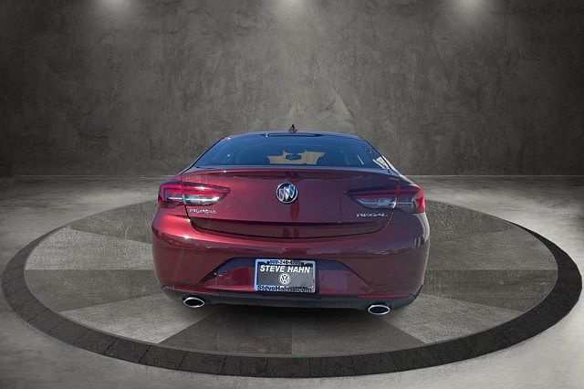 2018 Buick Regal Essence image 3