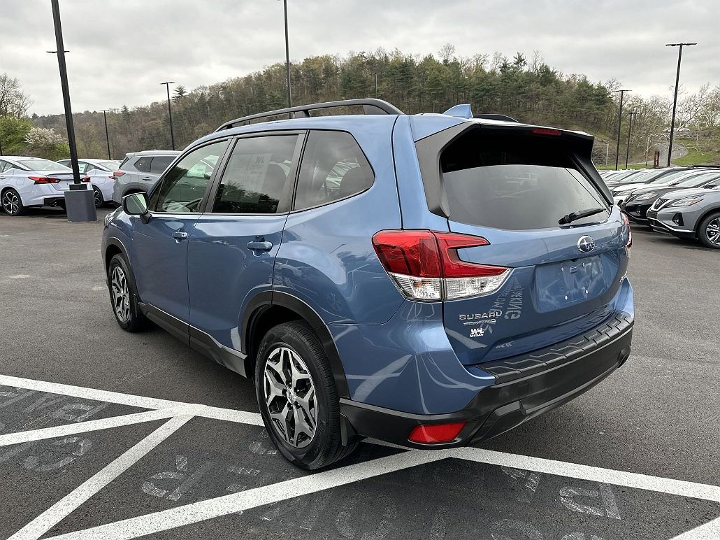 2019 Subaru Forester Premium image 4
