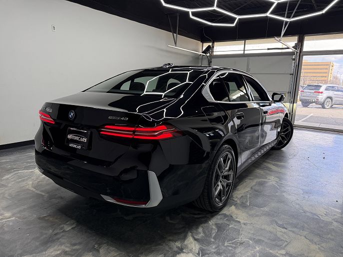 2024 BMW i5